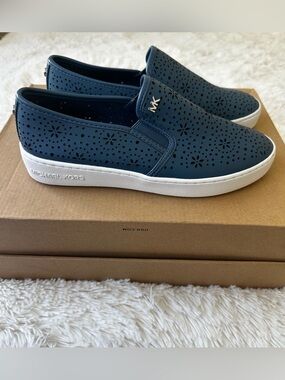 Michael Kors Keaton Blue Perforated Leather Slip On Sneakers Women’s Size 6